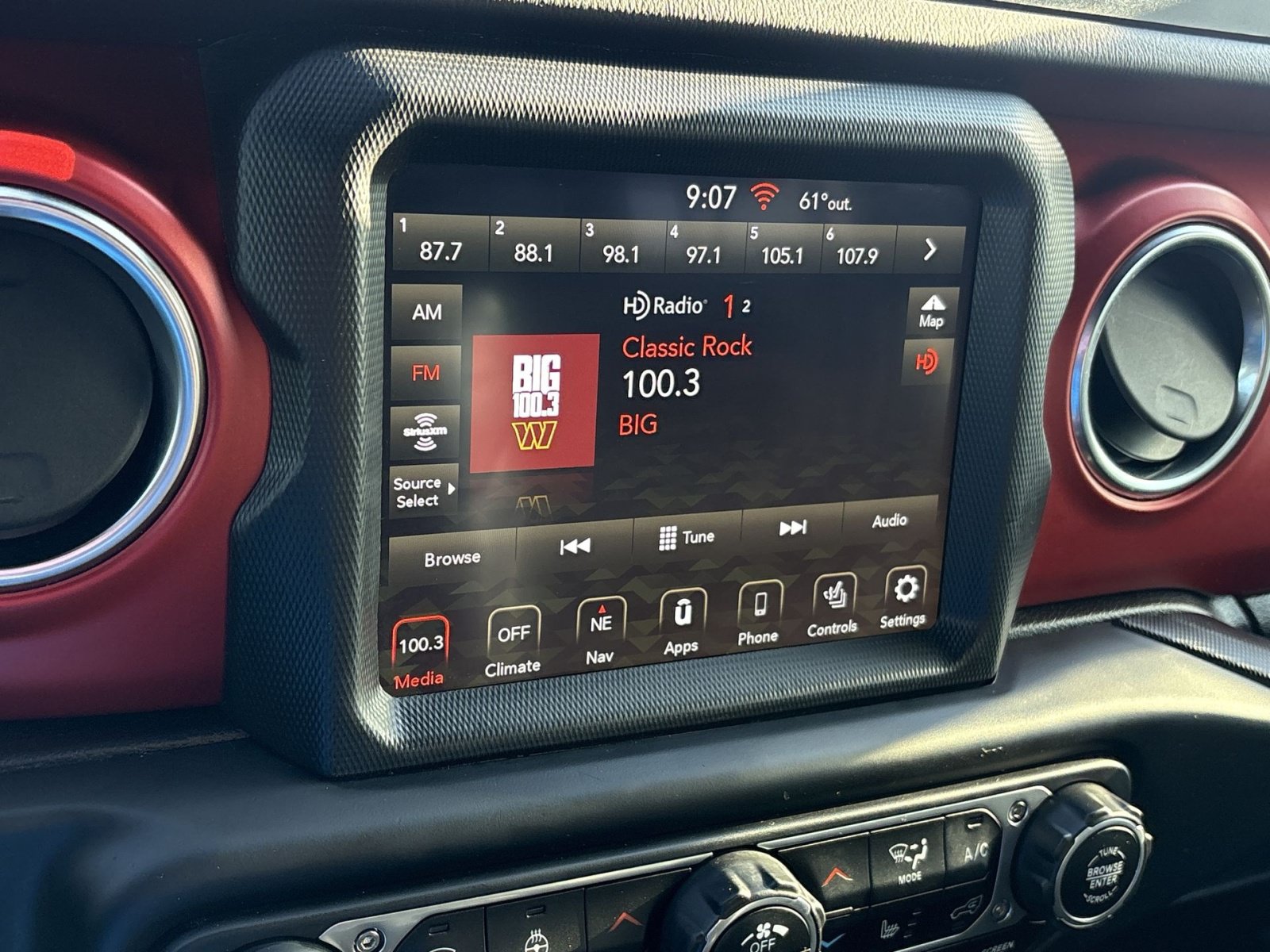 Used 2021 Jeep Wrangler Unlimited Rubicon AWD/4WD image 18