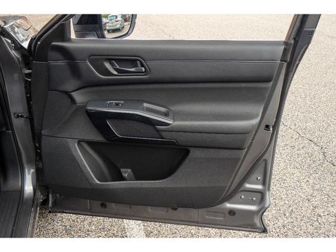Used 2023 Nissan Pathfinder S AWD/4WD image 16