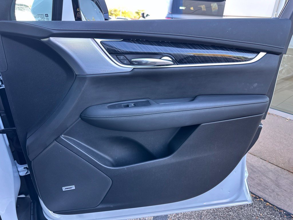 Used 2025 Cadillac XT6 Premium Luxury w/ LPO, Floor Liner Package AWD/4WD image 24