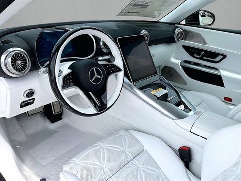 New 2026 Mercedes-Benz Maybach SL 680 image 8
