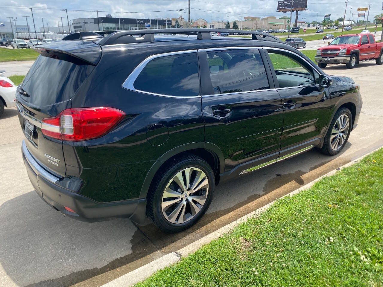 Used 2020 Subaru Ascent Limited w/ Technology Package AWD/4WD image 5