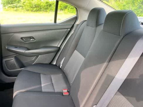 Used 2024 Nissan Sentra SV FWD image 14