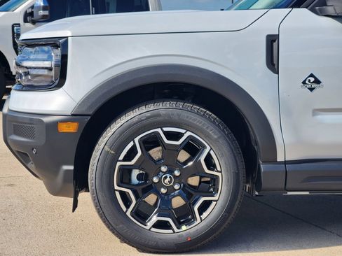 New 2026 Ford Bronco Sport Outer Banks w/ Outer Banks Tech Package+ AWD/4WD image 9
