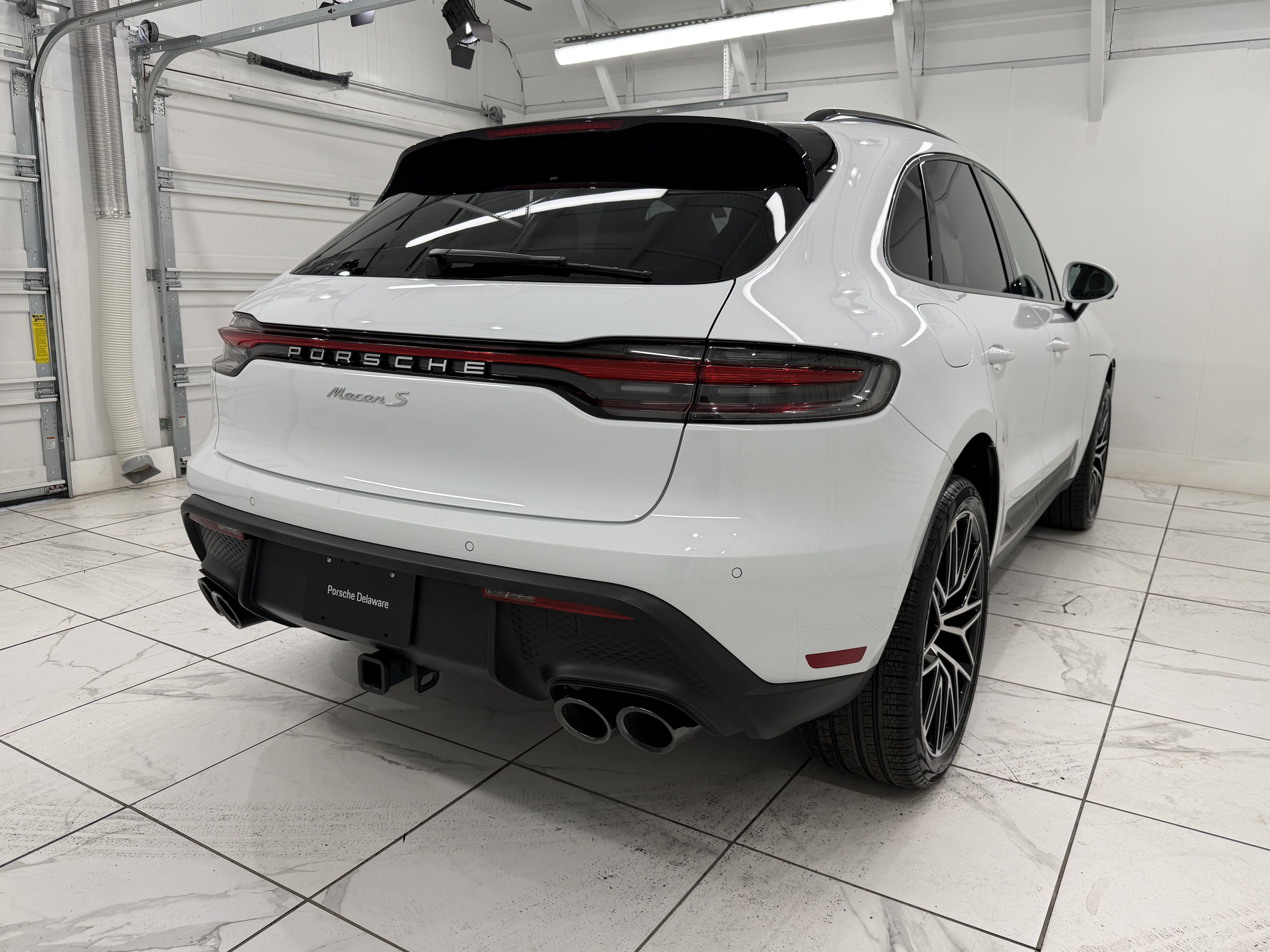 Certified 2024 Porsche Macan S AWD/4WD image 12