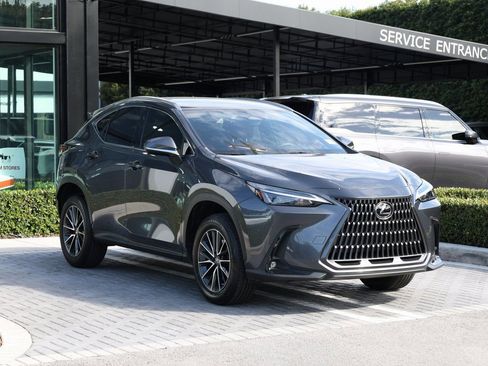 Used 2023 Lexus NX 250 FWD w/ Towing Package (2000 Lbs) image 2