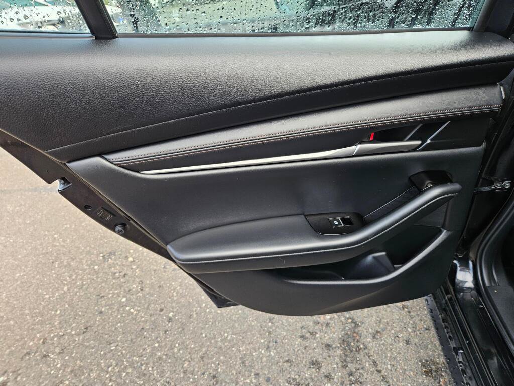 Used 2025 MAZDA MAZDA3 s FWD image 13