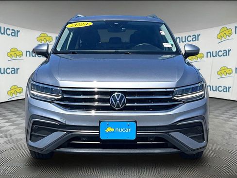 Used 2024 Volkswagen Tiguan SE AWD/4WD image 2