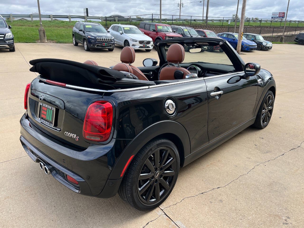 Used 2021 MINI Cooper S w/ Signature Upholstery Package FWD image 5