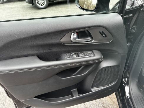 New 2026 Chrysler Pacifica Select w/ S Appearance Package image 19