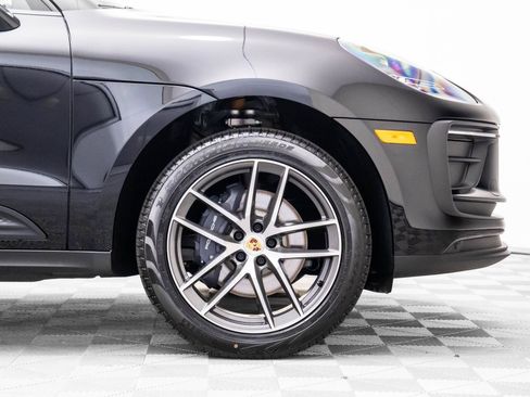 Certified 2026 Porsche Macan AWD/4WD image 31