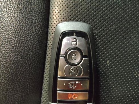 Used 2020 Ford Explorer Limited RWD image 32