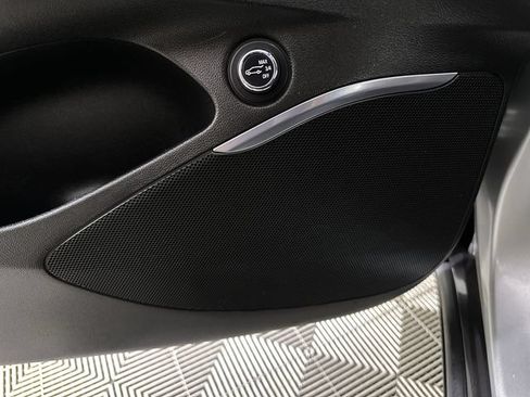 Used 2021 Buick Enclave Essence FWD image 25