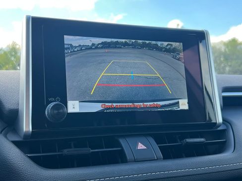 Used 2025 Toyota RAV4 XLE w/ Convenience Package image 26