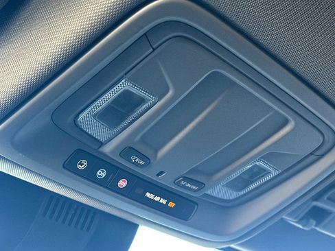 Used 2024 GMC Sierra 1500 Elevation image 23