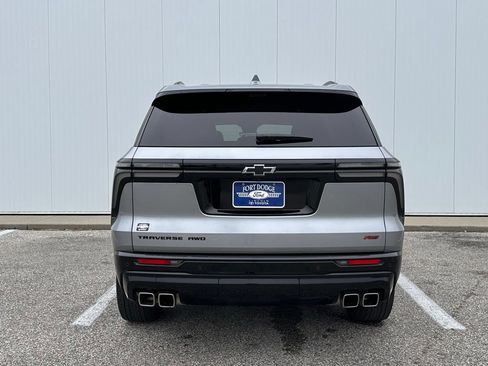 Used 2024 Chevrolet Traverse RS w/ LPO, Floor Liner Package AWD/4WD image 5