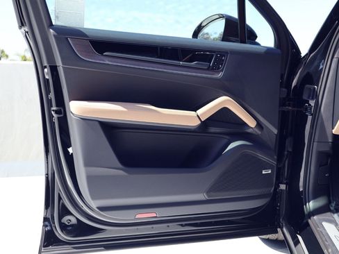 New 2026 Porsche Cayenne AWD/4WD image 13