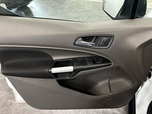 Used 2019 Ford Transit Connect XLT image 9