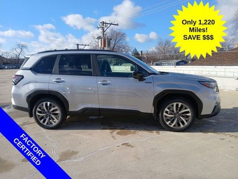 Used 2025 Subaru Forester Touring AWD/4WD image 3