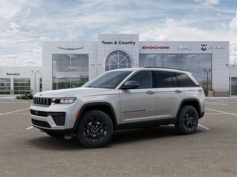 New 2026 Jeep Grand Cherokee Altitude image 2