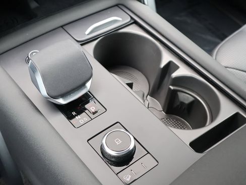 Certified 2025 Land Rover Discovery S AWD/4WD image 23