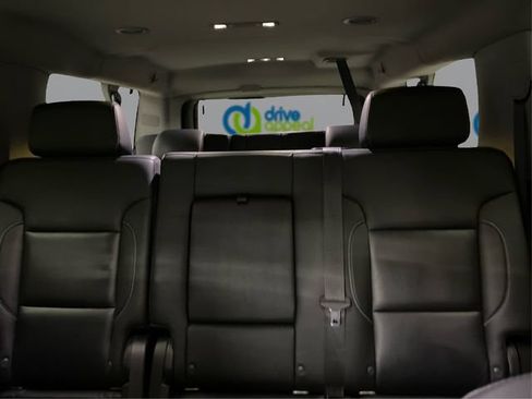 Used 2019 Chevrolet Suburban LT AWD/4WD image 20