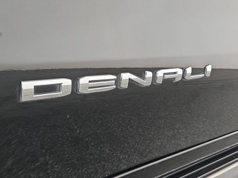 Used 2023 GMC Sierra 1500 Denali w/ Denali Reserve Package AWD/4WD image 38
