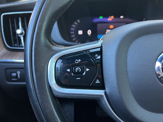 Used 2022 Volvo XC60 B5 Inscription w/ Advanced Package FWD image 36