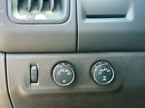 Used 2022 Chevrolet Colorado LT w/ Safety Package image 19