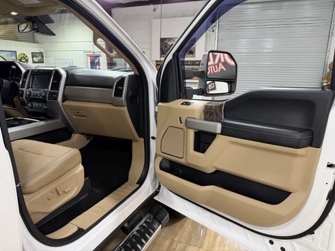 Used 2018 Ford F350 Lariat w/ Lariat Ultimate Package AWD/4WD image 19