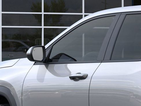 New 2026 Chevrolet Equinox LT image 12