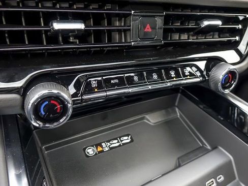 New 2026 Chevrolet Suburban Premier AWD/4WD image 32