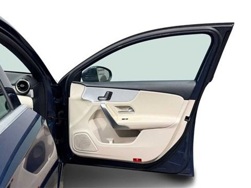 Used 2021 Mercedes-Benz A 220 A 220 image 9