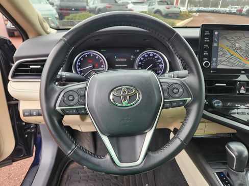 Used 2021 Toyota Camry XLE w/ Navigation Package image 19