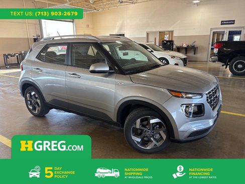 Used 2026 Hyundai Venue SEL FWD image 1