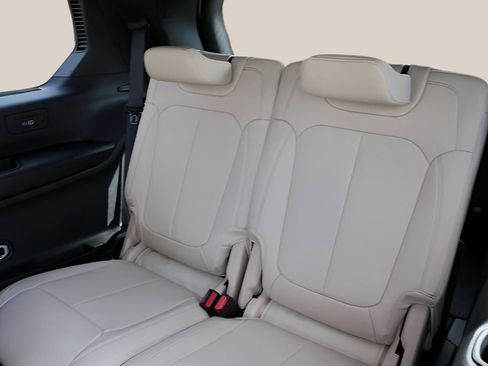 New 2026 Jeep Grand Cherokee L Limited image 17