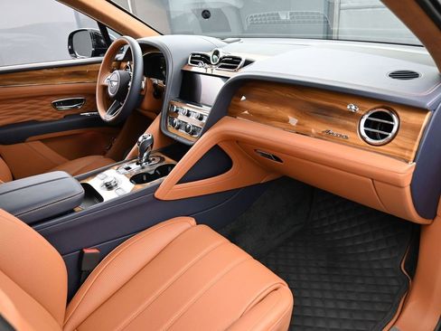 Certified 2024 Bentley Bentayga Azure image 35