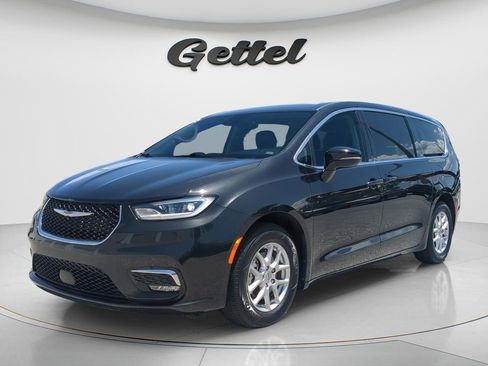 Used 2024 Chrysler Pacifica Touring-L FWD image 1
