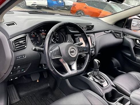 Used 2022 Nissan Rogue Sport SL FWD image 13