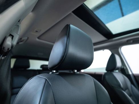 Used 2023 Nissan Rogue SV w/ SV Premium B Package image 14