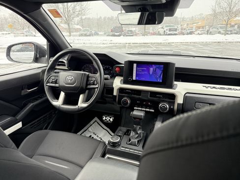 Used 2024 Toyota Tacoma TRD Sport image 14