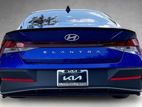 Used 2025 Hyundai Elantra Sport FWD image 5