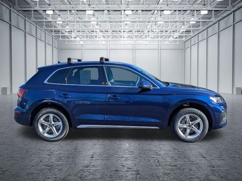 Used 2023 Audi Q5 Premium w/ Convenience Package image 6