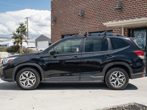 Used 2019 Subaru Forester Premium w/ Popular Package #1 AWD/4WD image 3