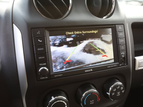 Used 2015 Jeep Compass High Altitude image 22