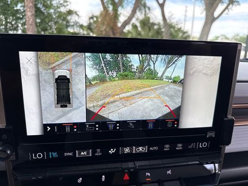 Used 2025 GMC Hummer EV 3X AWD/4WD image 37