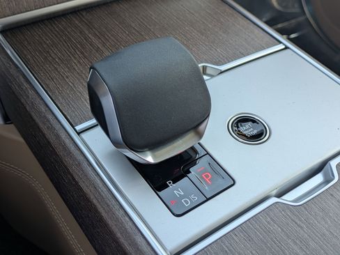 New 2026 Land Rover Range Rover SE image 16