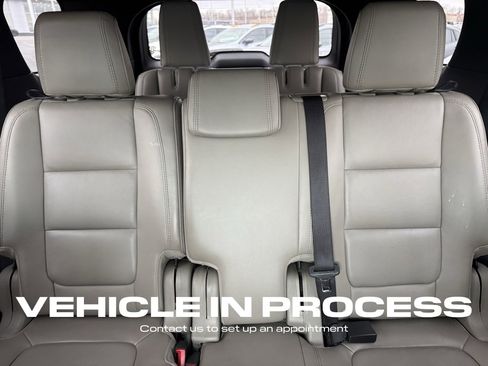 Used 2013 Ford Explorer XLT image 24