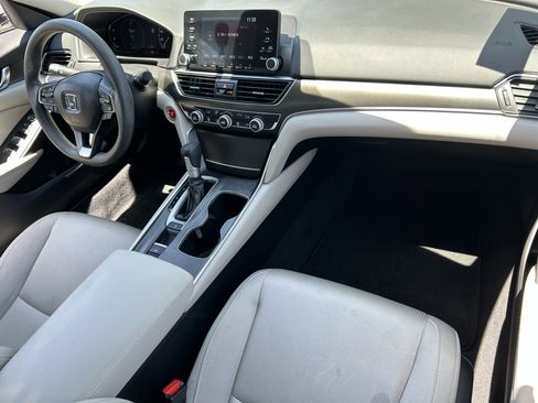 Used 2019 Honda Accord LX image 10