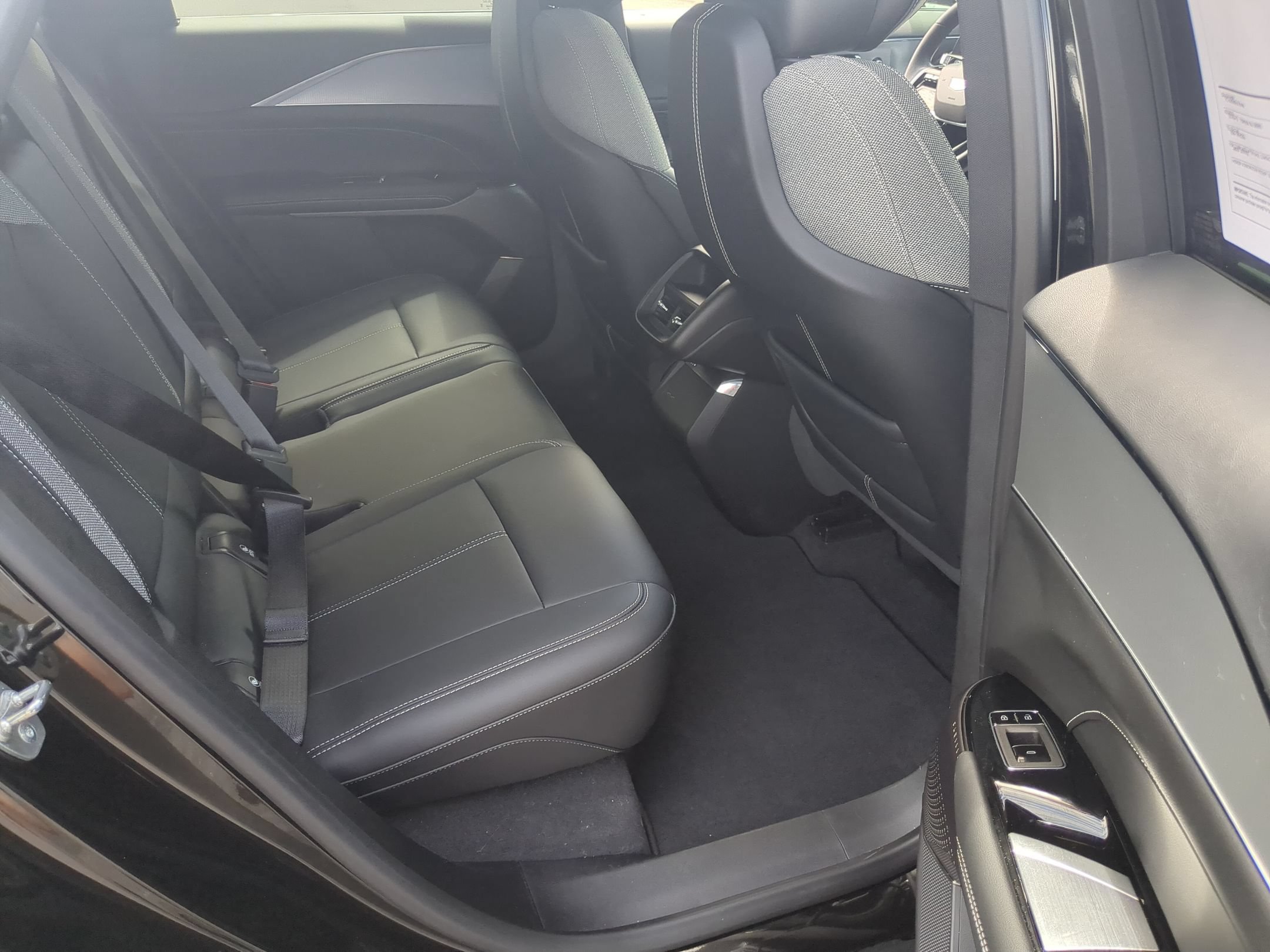 Certified 2024 Cadillac Lyriq Tech RWD image 25
