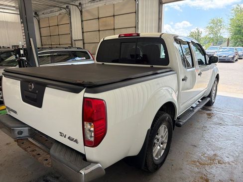 Used 2015 Nissan Frontier SV AWD/4WD image 5